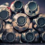 一枝红杏出墙来:春日花影与墙外风景的完美交融 jfgyvo4bc